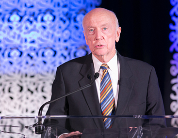 <div>
	Robert E. Campbell, CINJ Foundation Board of Trustees Member, greets the evening&rsquo;s guests.</div>
