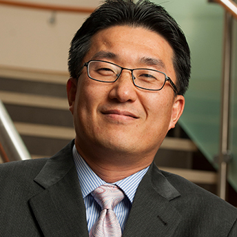 Isaac Yi Kim headshot